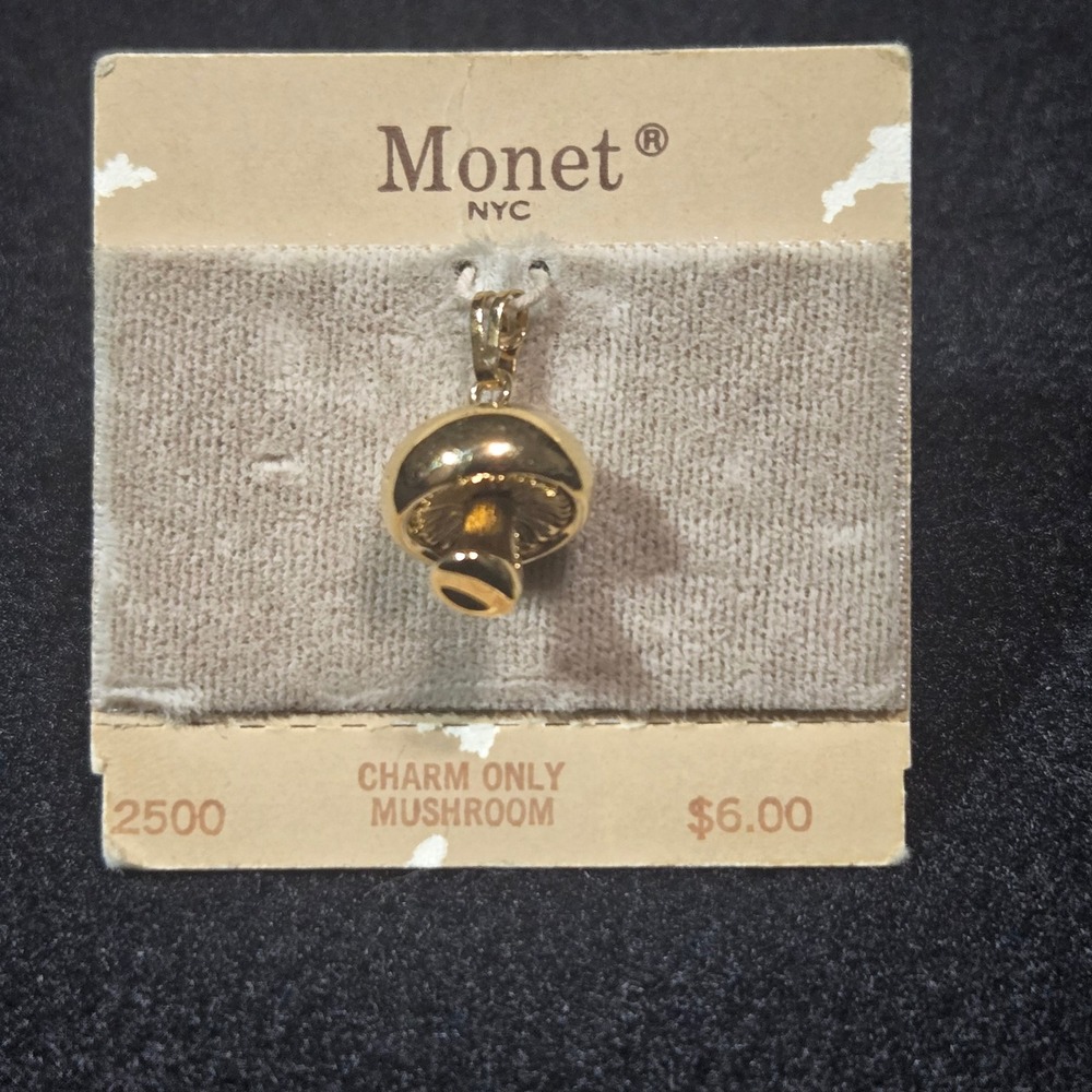 Vintage 70s Monet NYC Tripple gold Plate Mushroom Charm Pendant New on Card 2500